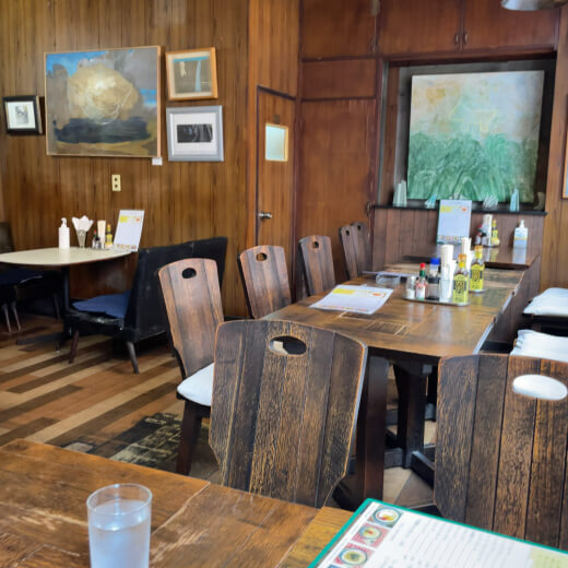 ぷらむ　店内